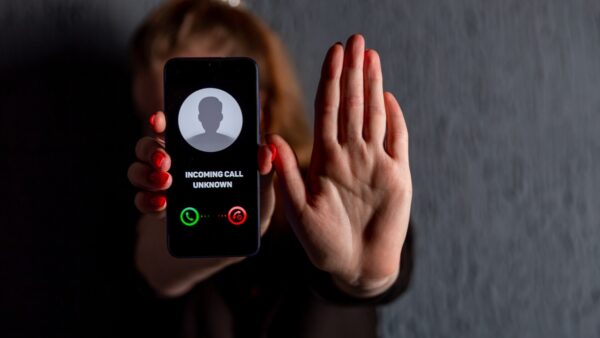 How to Handle Unknown Calls: The Case of 01772451126 in the UK